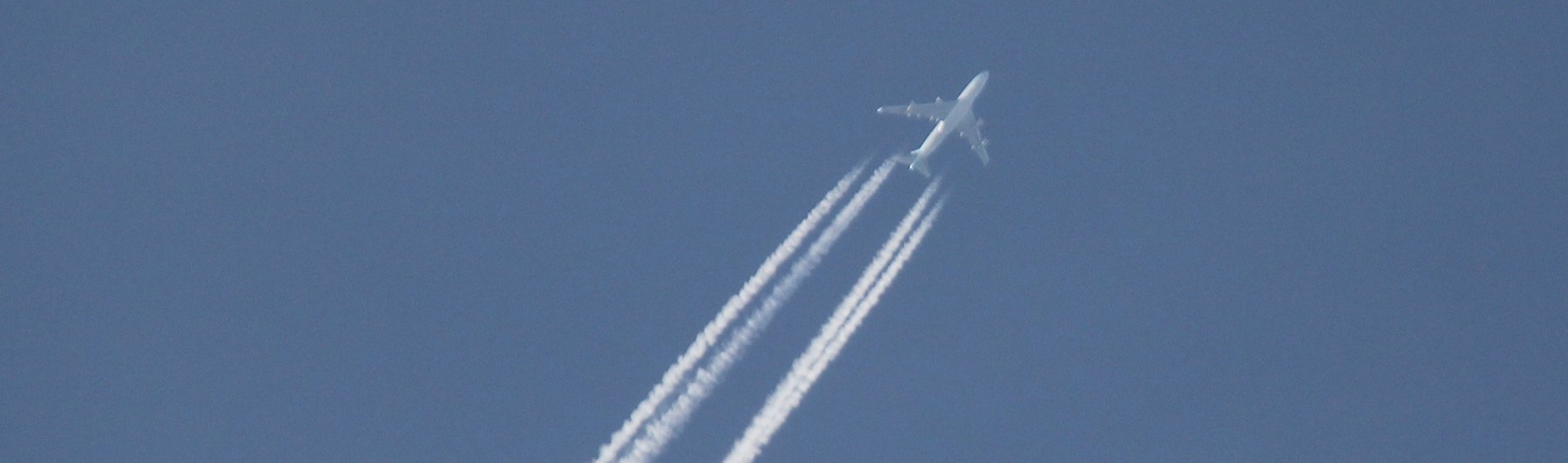 Airplane soaring